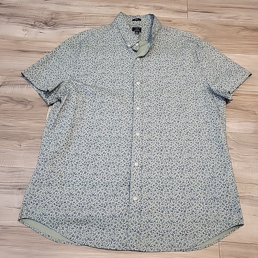 J Crew Shirt Mens Medium Green Blue Floral AOP Button Down Short Sleeve Stretch